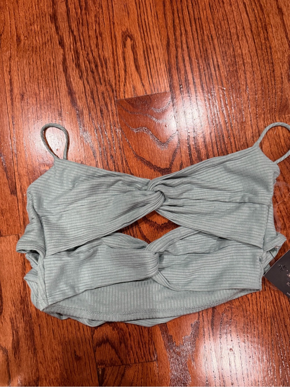 Luxe Boutique twist-Front Ribbed Crop Tank Top